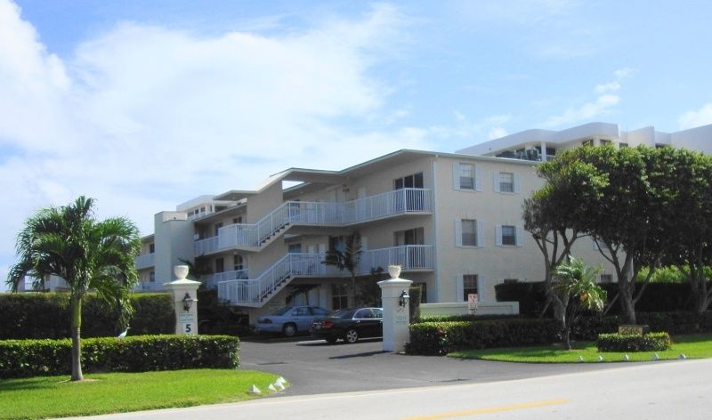 Palm Beach White House - Palm Beach County Waterfront Condos