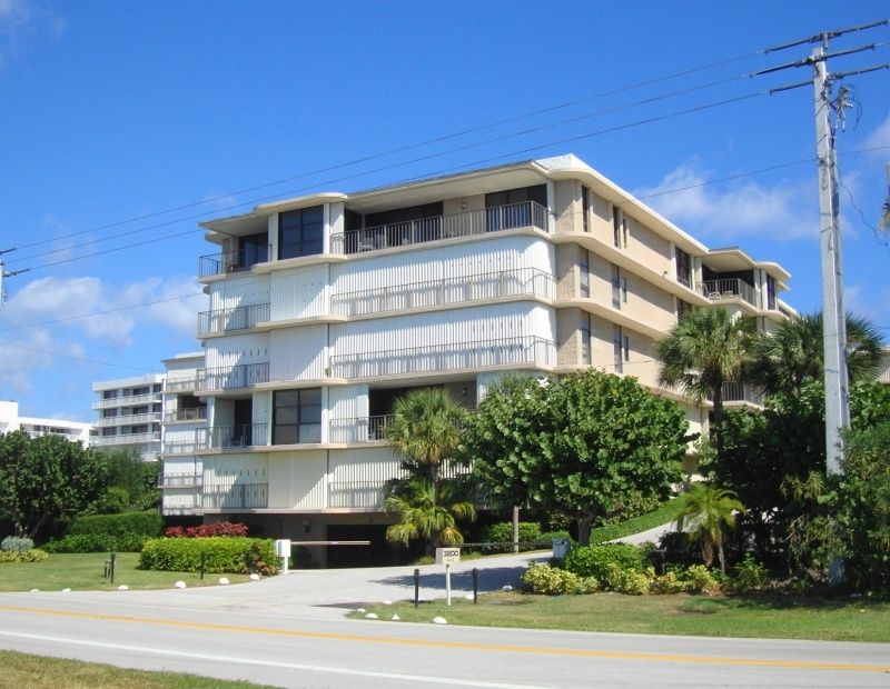 Thirty-Two Hundred - Palm Beach County Waterfront Condos