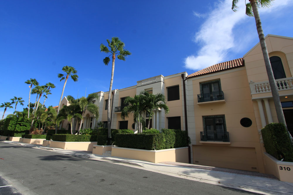 Villa Pilatti - Palm Beach County Waterfront Condos