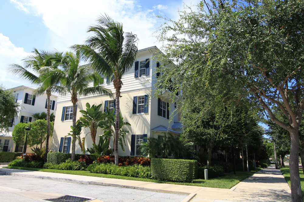 Magnolia Court - Palm Beach County Waterfront Condos
