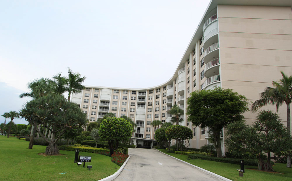 Harbour House - Palm Beach County Waterfront Condos